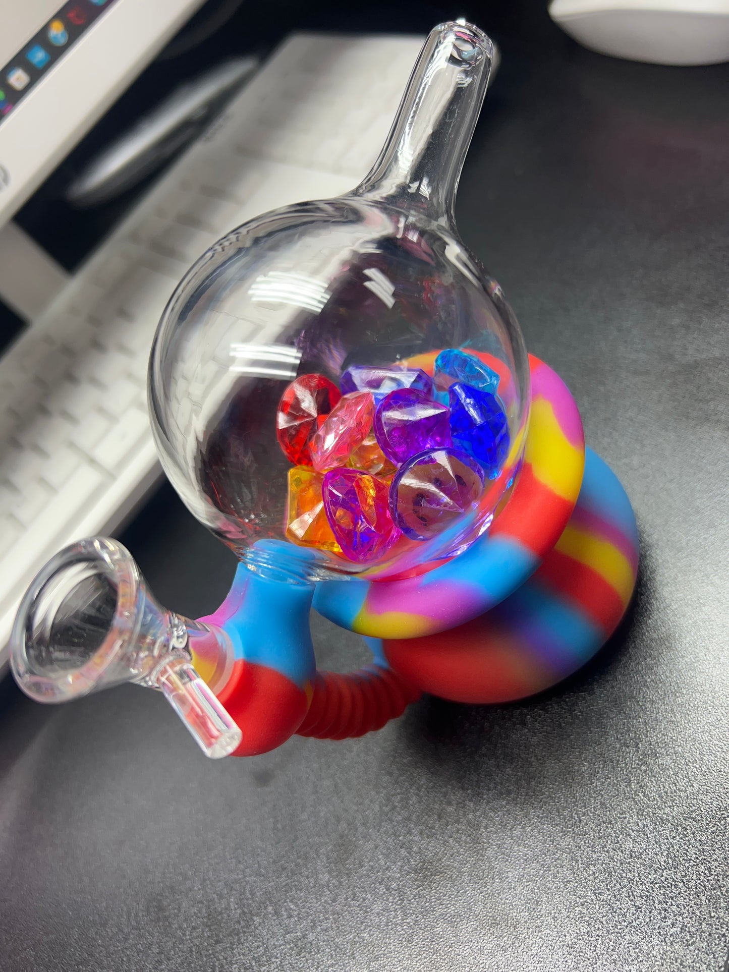 Silicone jewel water pipe