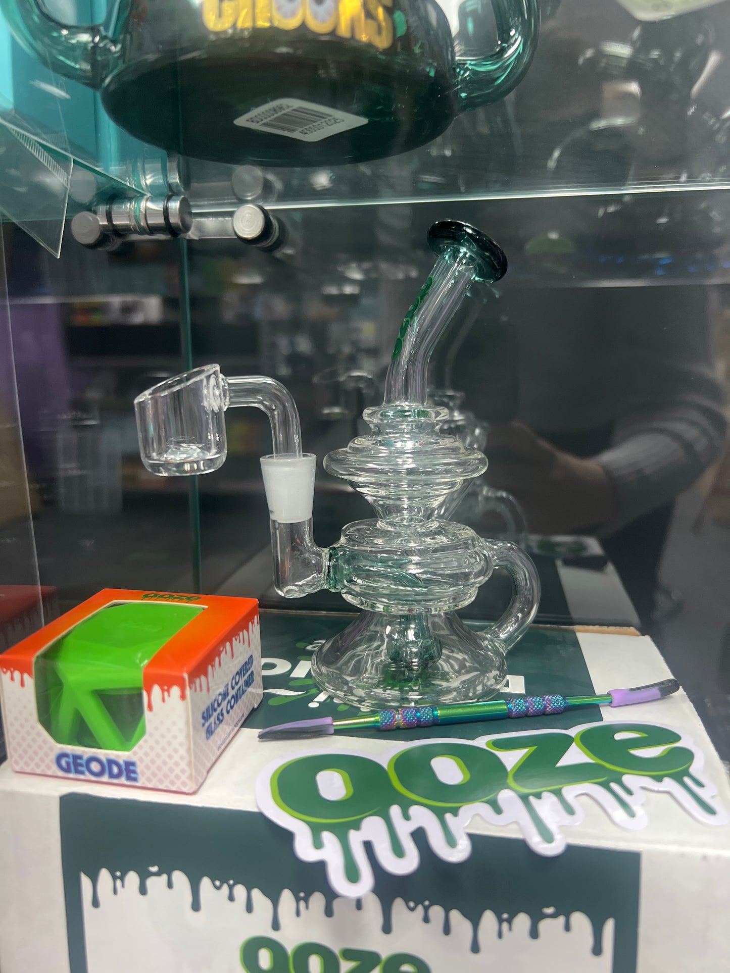OOZE RipTide Mini Rig Kit with Dab Tool, Geode Glass Container, & Sticker