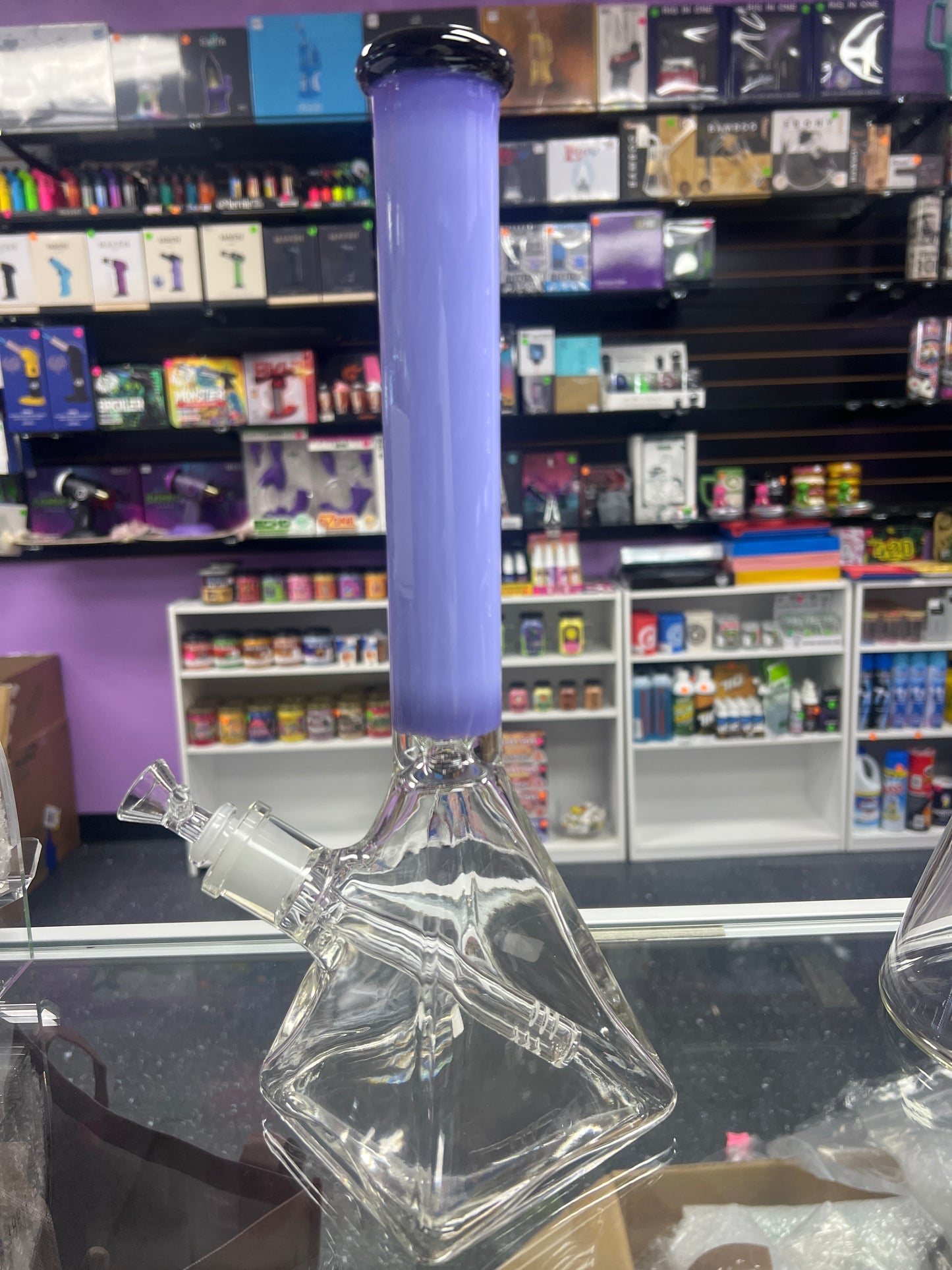Pyramid base water pipe