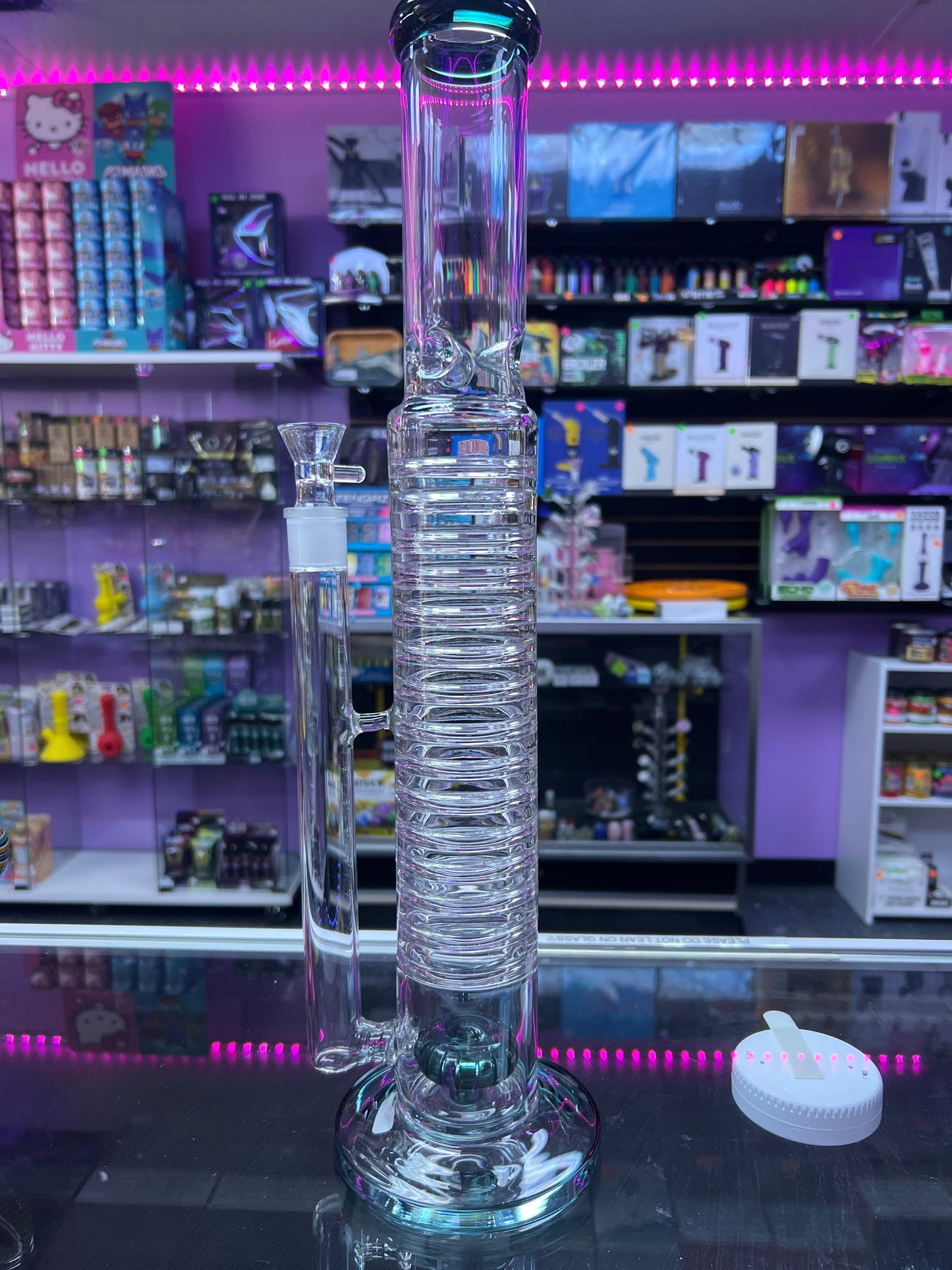 Swirl perc water pipe with accent color