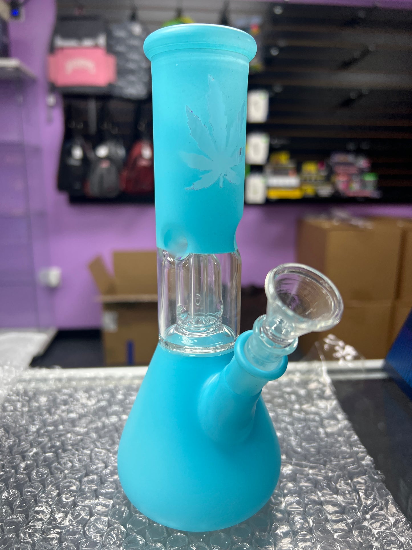 Mmj leaf water pipe yellow- light blue
