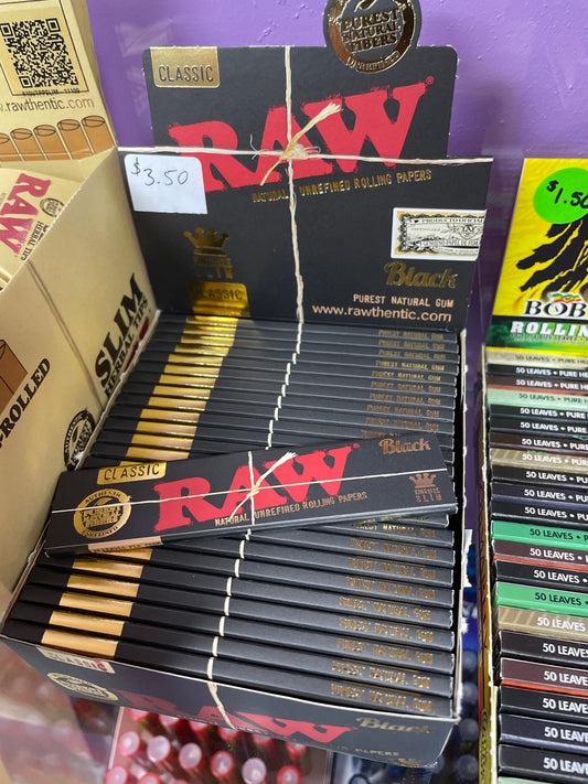 Raw Black Rolling Papers (Single Pack)